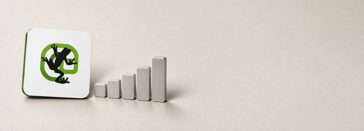 Screaming Frog card beside a rising bar chart